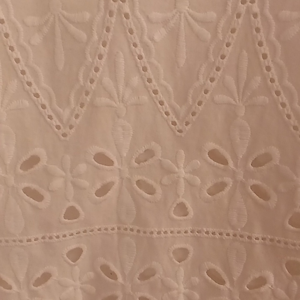 NEW LOFT Vneck Sleeveless Floral Eyelet Size M White B4 X P - Picture 7 of 10